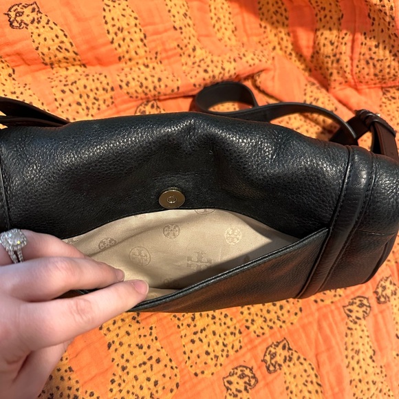 💜TORY BURCH - Great condition - Ashley black foldover bag - Picture 8 of 14